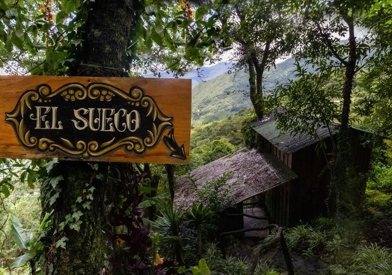 Earth Lodge Antigua