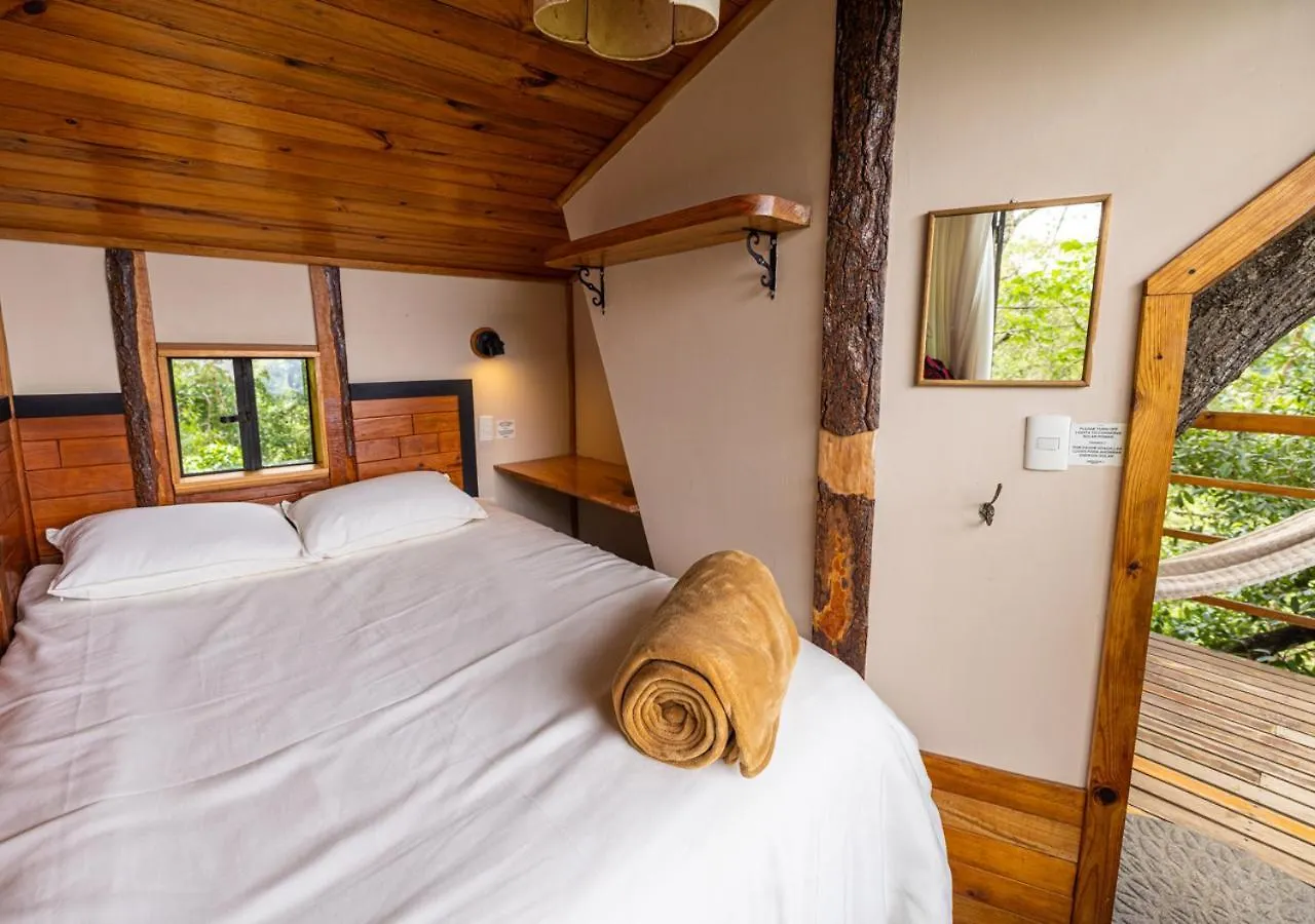 Earth Lodge Antigua