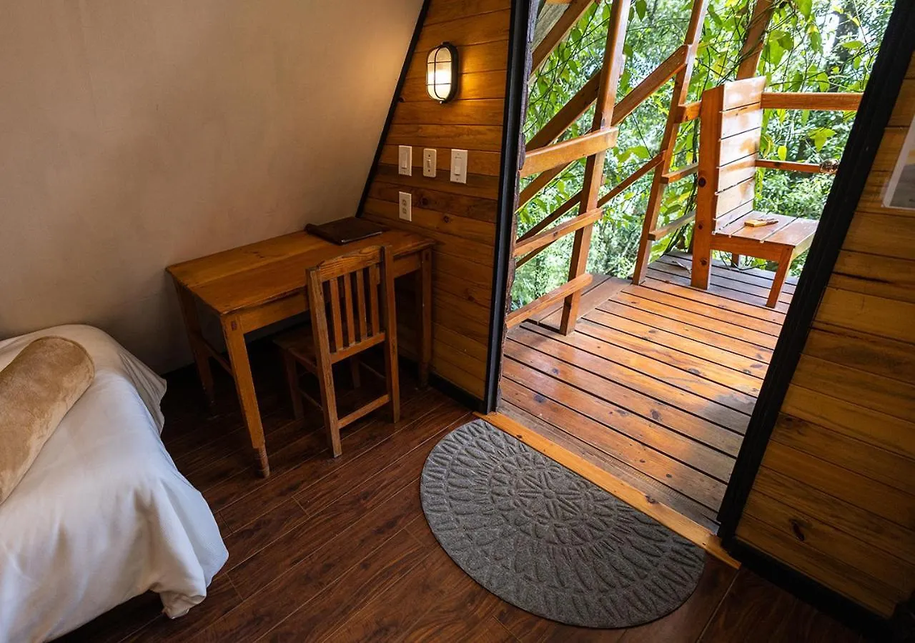 ** Hotel Earth Lodge Antigua Guatemala