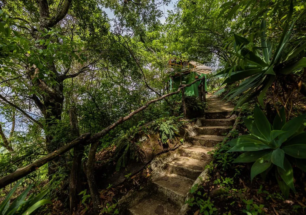 Earth Lodge Antigua